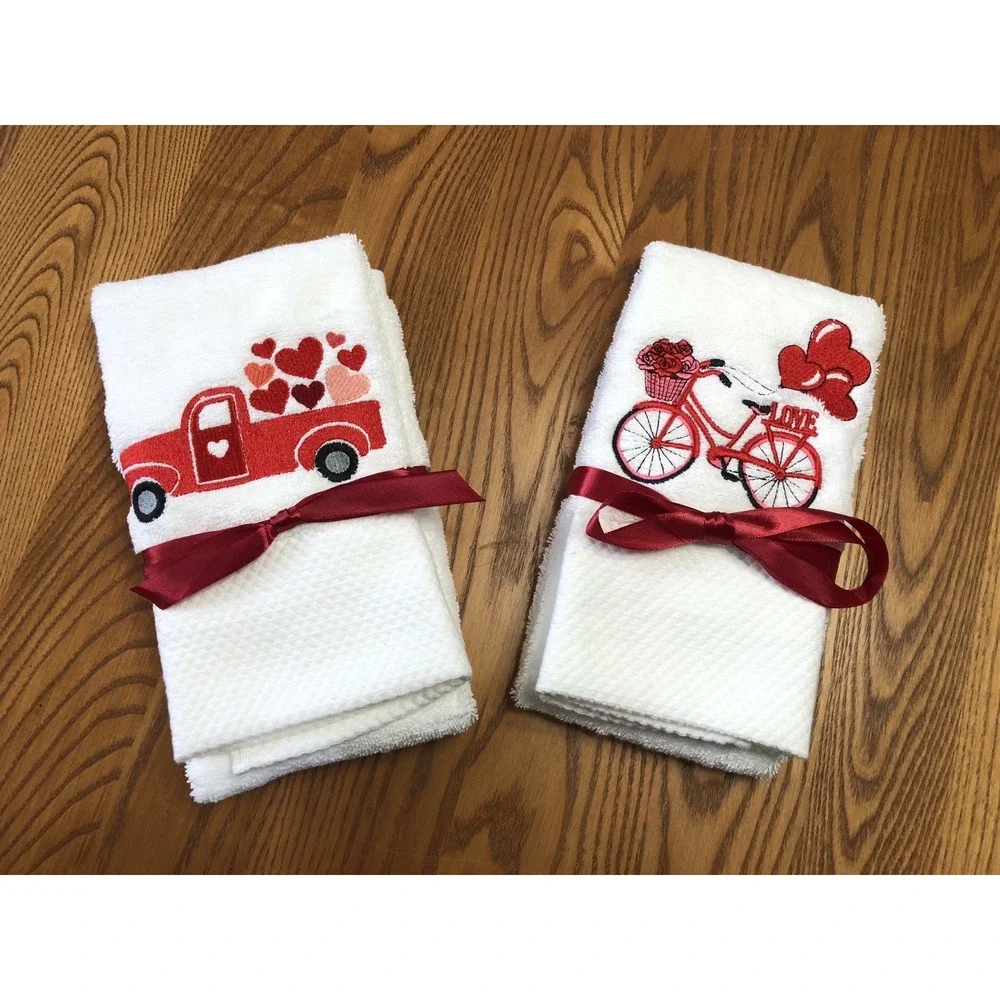 Valentine's Day hand towels Set Of 2 -New